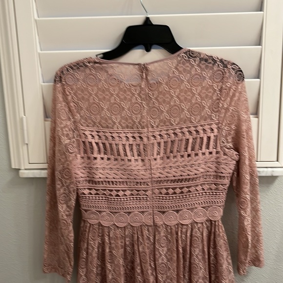 Gorgeous ASOS lace dress 🌸 - Picture 4 of 6